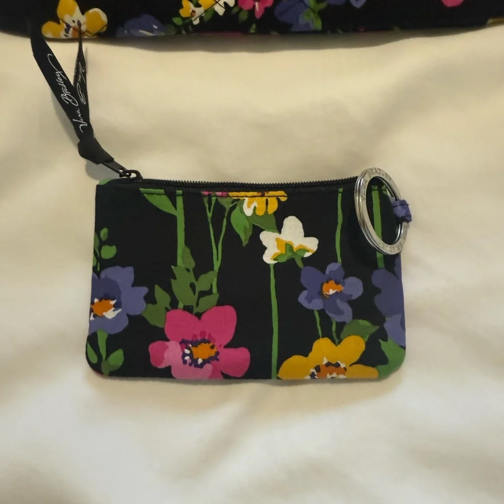 Vera Bradley - Wildflower Garden - Shoulder Bag with Keychain - Picture 6 of 6